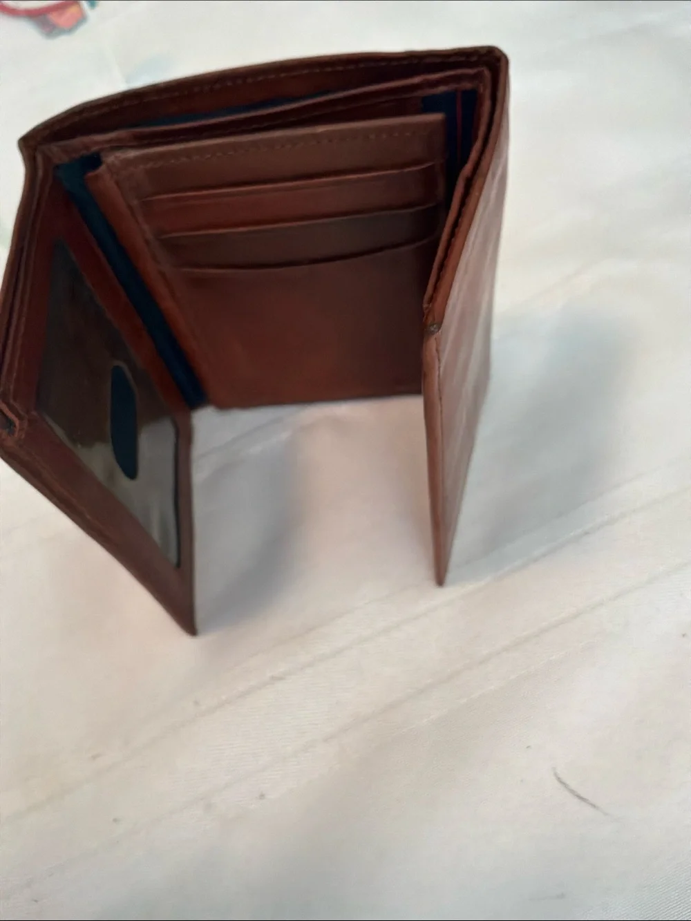 Tommy Hilfiger Chestnut Leather Fold Wallet 6 compartments
